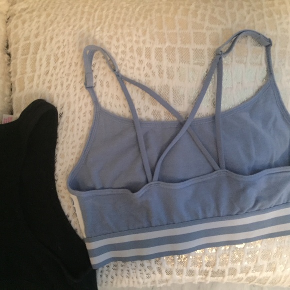 Bras - Picture 5 of 5